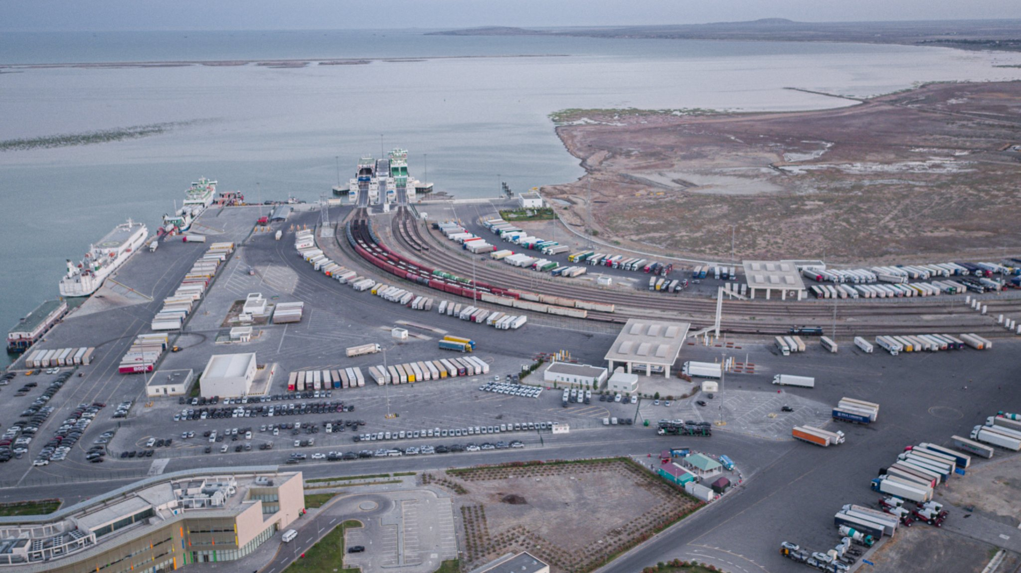 Bakı Limanı vasitəsilə daşınan vaqonların sayı artıb