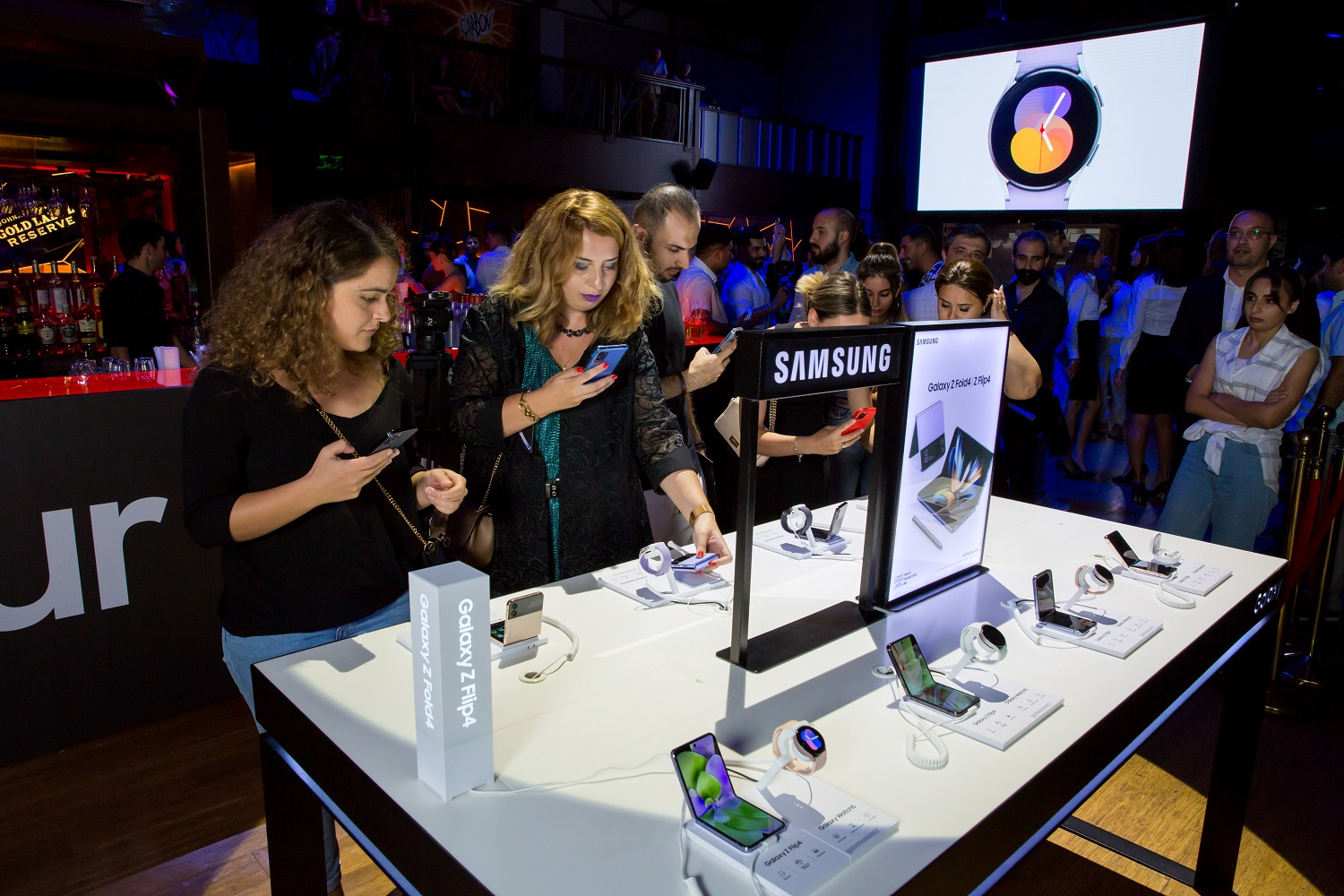 Texnologiya nəhəngi “Samsung”un yeni məhsulları təqdim edildi - FOTO