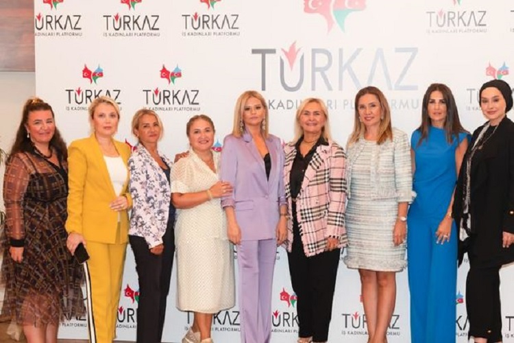 Türkiyə-Azərbaycan iş qadınları “TurkAz” platforması adı altında birləşərək yola çıxdılar - FOTO