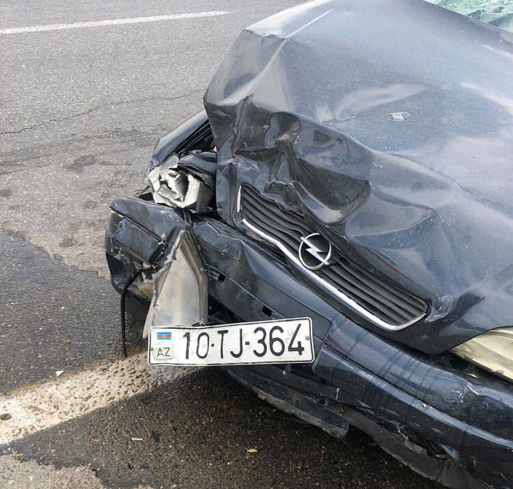 Bakıda ağır qəza: "Opel" qadını vurdu - VİDEO