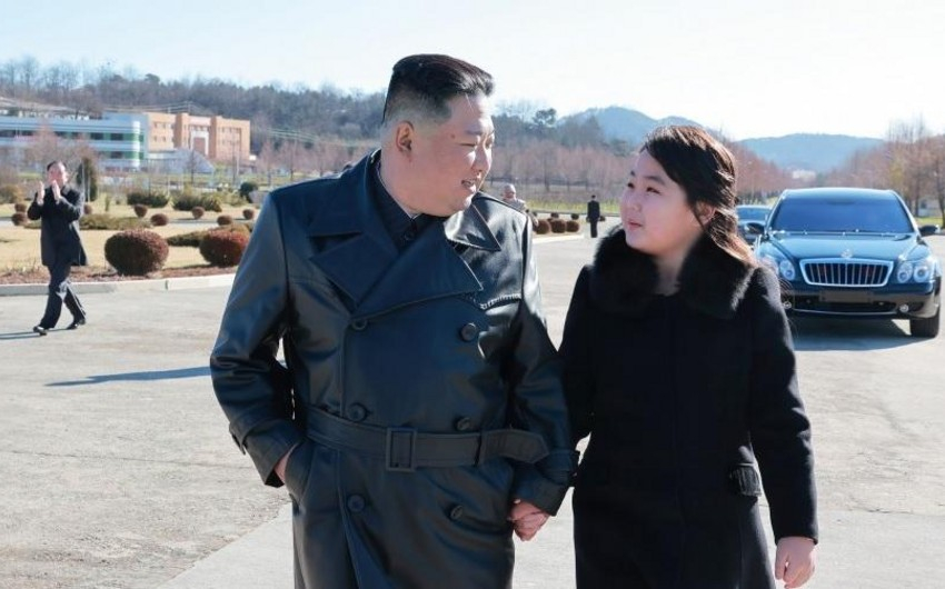 Şimali Koreya lideri qızı ilə ictimaiyyət qarşısına çıxdı - FOTO