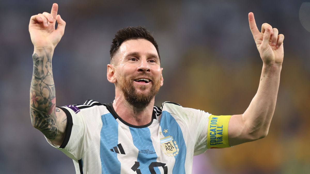 Leonel Messi evinə girməkdə çətinlik çəkdi - VİDEO