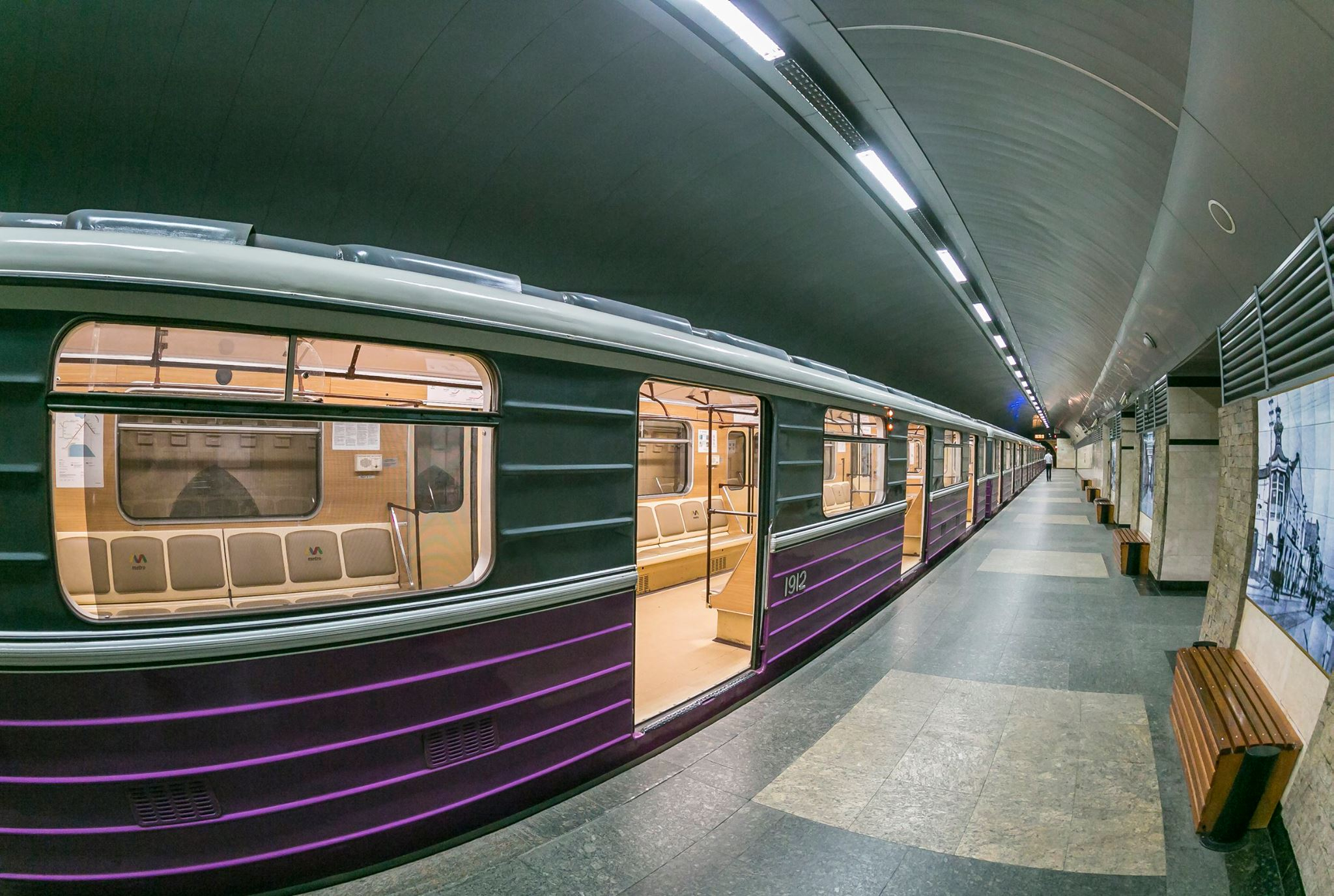 Bakı metrosunda qatarda problem yarandı, sərnişinlər düşürüldü - YENİLƏNİB