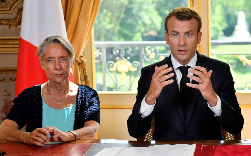 Fransa Prezidentinin reytinqi pensiya islahatları fonunda aşağı düşüb