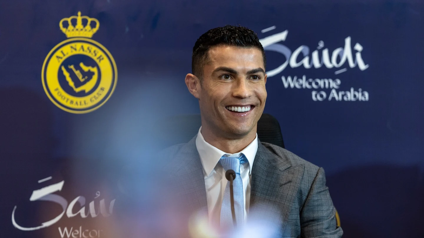38-i tamamlayan Ronaldonu klubları belə təbrik etdi - FOTO/VİDEO