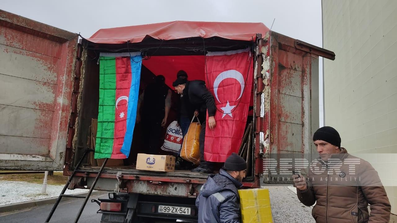 Qaxda yığılan yardımla dolu ilk "TIR" Türkiyəyə yola düşüb - FOTO