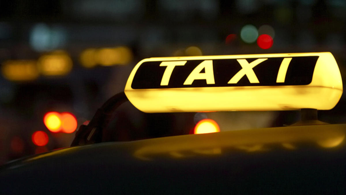 Bakıda taksi fəaliyyəti: Sürücülər nə qədər qazanır və lisenziya tətbiq etmək lazımdırmı?