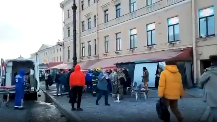 Sankt-Peterburqun mərkəzində partlayış: Ölən və yaralananlar var - YENİLƏNİB