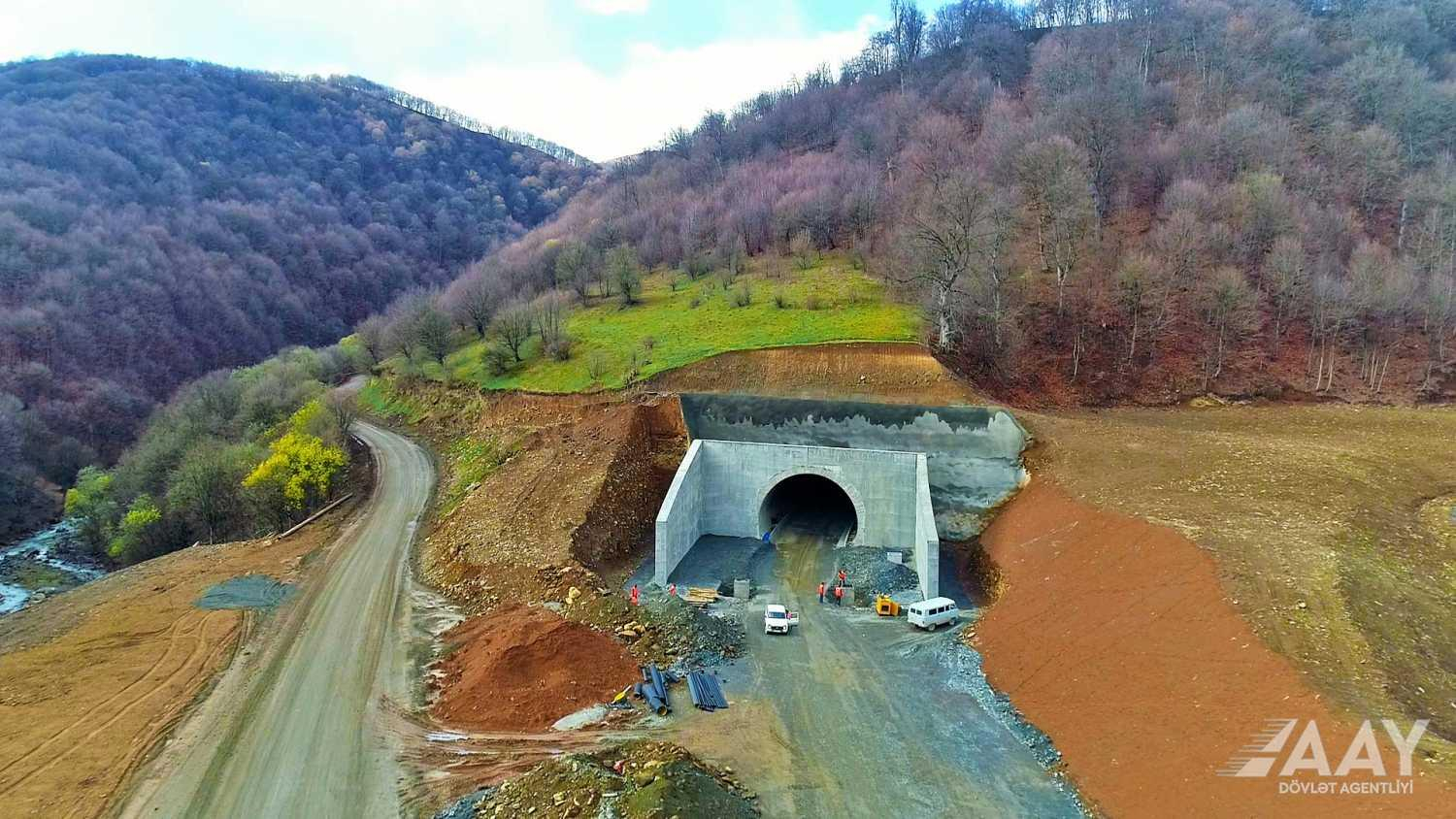 Toğanalı-Kəlbəcər-İstisu avtomobil yolunun və Murovdağ tunelinin inşası sürətlə davam etdirilir - FOTO/VİDEO