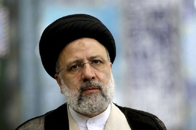 İran Parlamentinin deputatı Rəisi hökumətini bacarıqsız adlandırdı - VİDEO