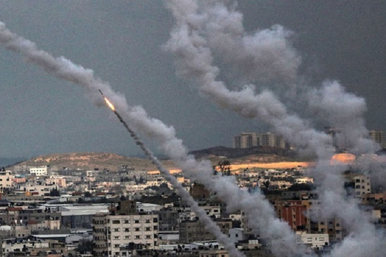 İsrail raket atəşinə tutuldu: Yaralananlar var