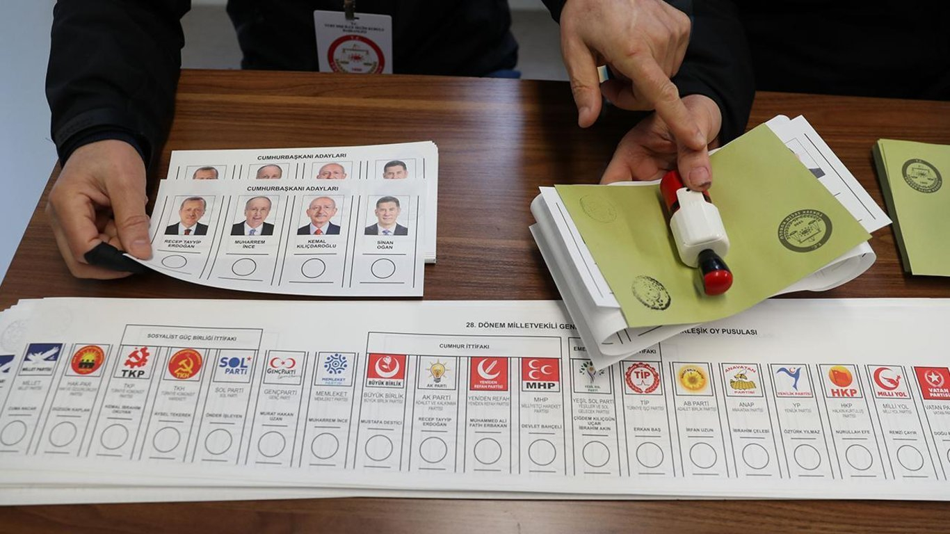Türkiyədə bülletenlərin 98 faizi sayılıb, Ərdoğan liderdir - YENİLƏNİB