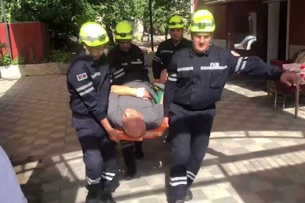 Abşeronda ağır çəkili xəstəyə yardım üçün FHN çağırıldı - VİDEO