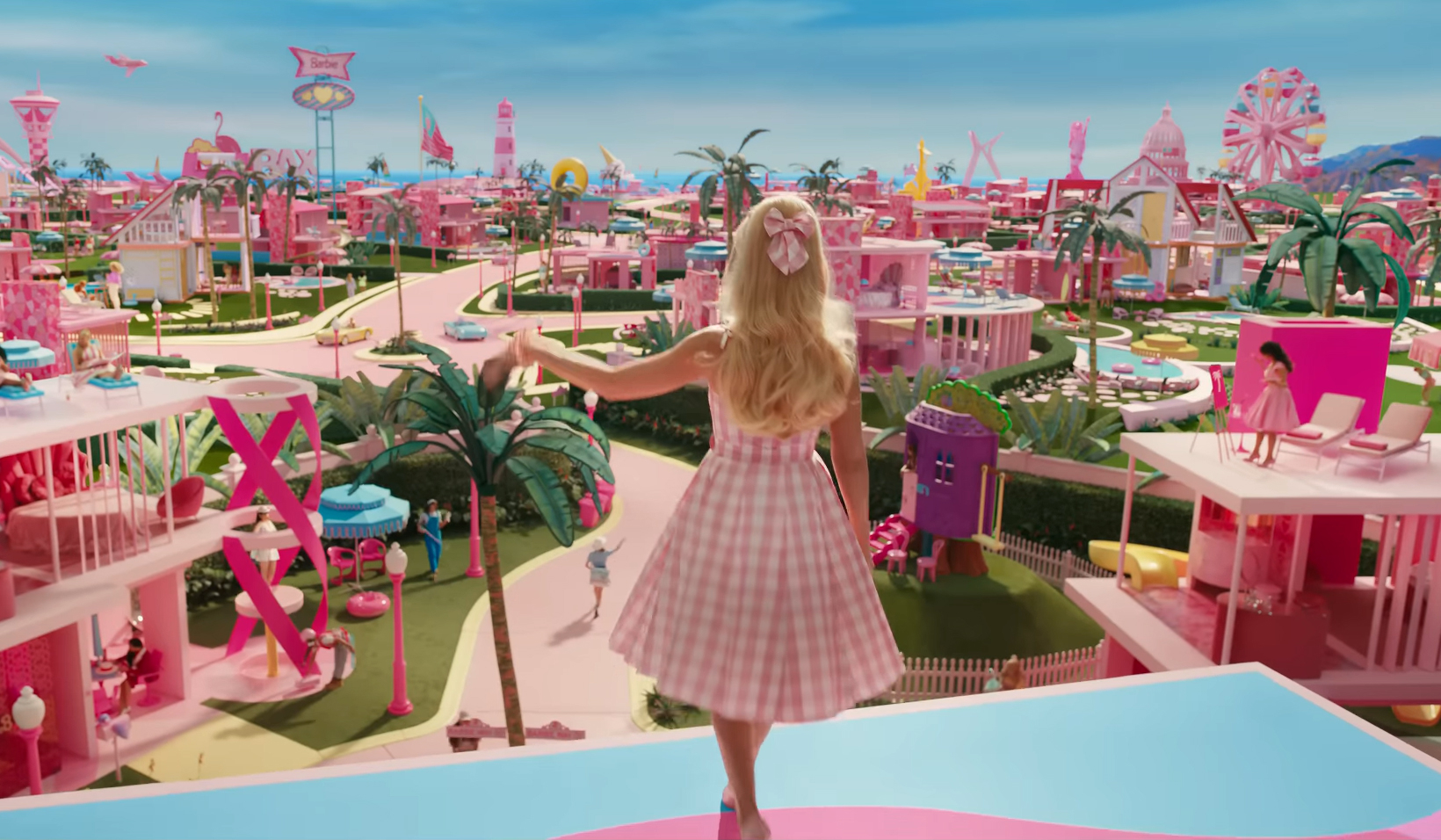 "Barbie" 4 günə 356 milyon dollar qazandırdı - VİDEO