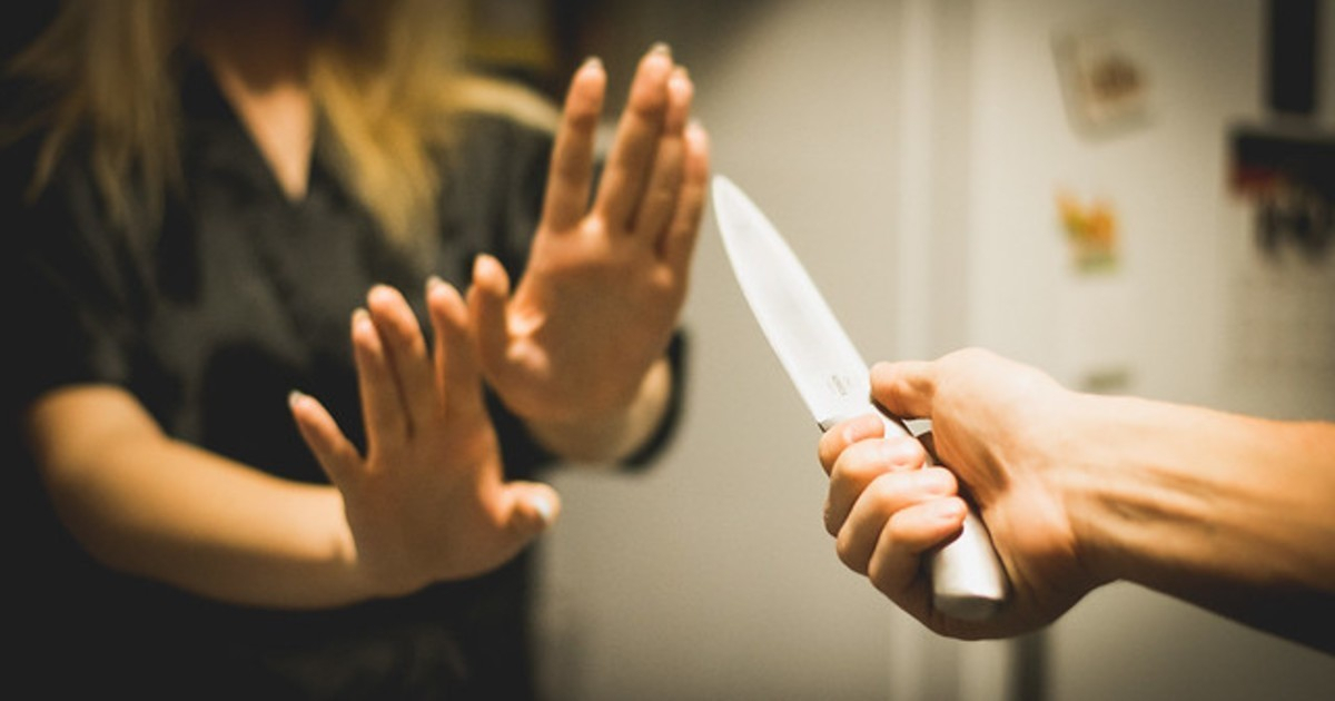 Bakıda DƏHŞƏT: paltar yumadığı üçün sevgilisini 64 bıçaq zərbəsi ilə öldürdü - FOTO