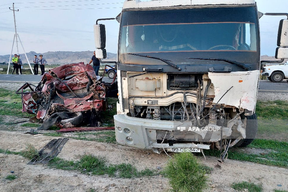 "Mercedes" "Shagman"la toqquşdu: 2 nəfər ölüb - FOTO - YENİLƏNİB