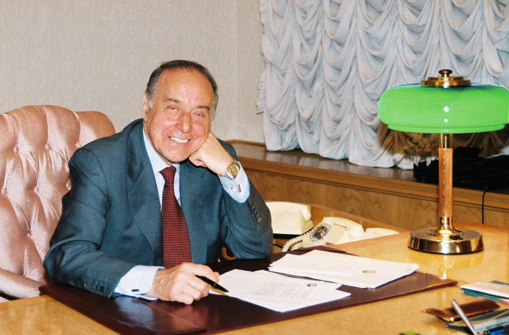 3 oktyabr 1993-cü il: Azərbaycan dövlətçilik tarixində mühüm hadisə