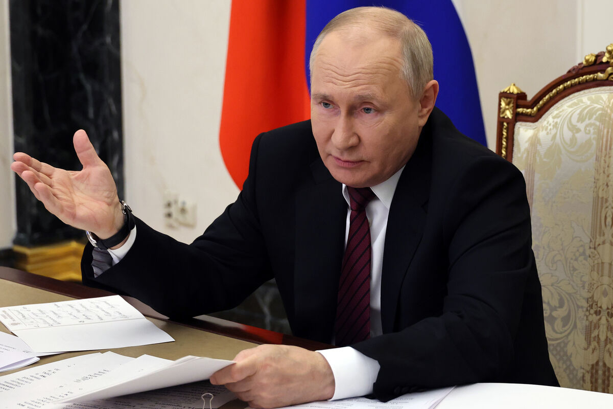 Putin: Ukraynanın əks-hücumu tamamilə uğursuz olub