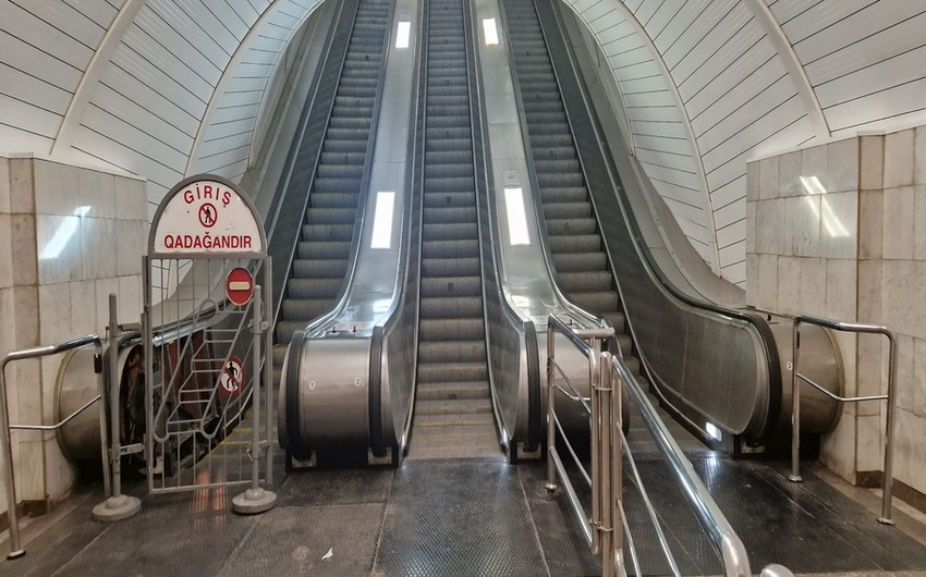 Metronun bu metrostansiyasında eskalatorun təmirinə başlanılıb - FOTO