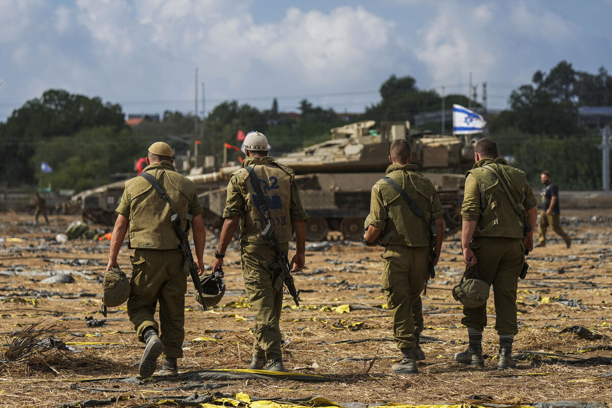 İsrail ordusu bir gecədə Qəzzada 320 hədəfi vurdu