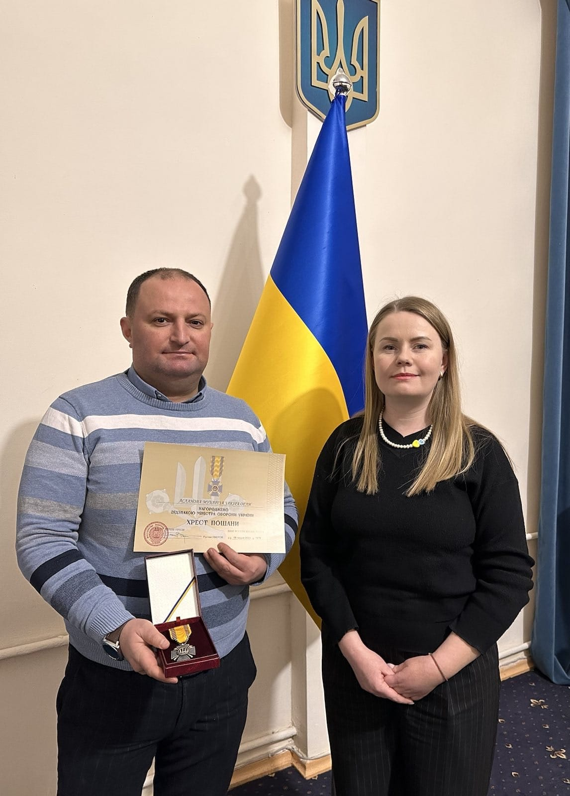 Baku TV-nin xüsusi müxbiri Ukraynanın "Şərəf Xaçı" medalı ilə təltif edilib - FOTO