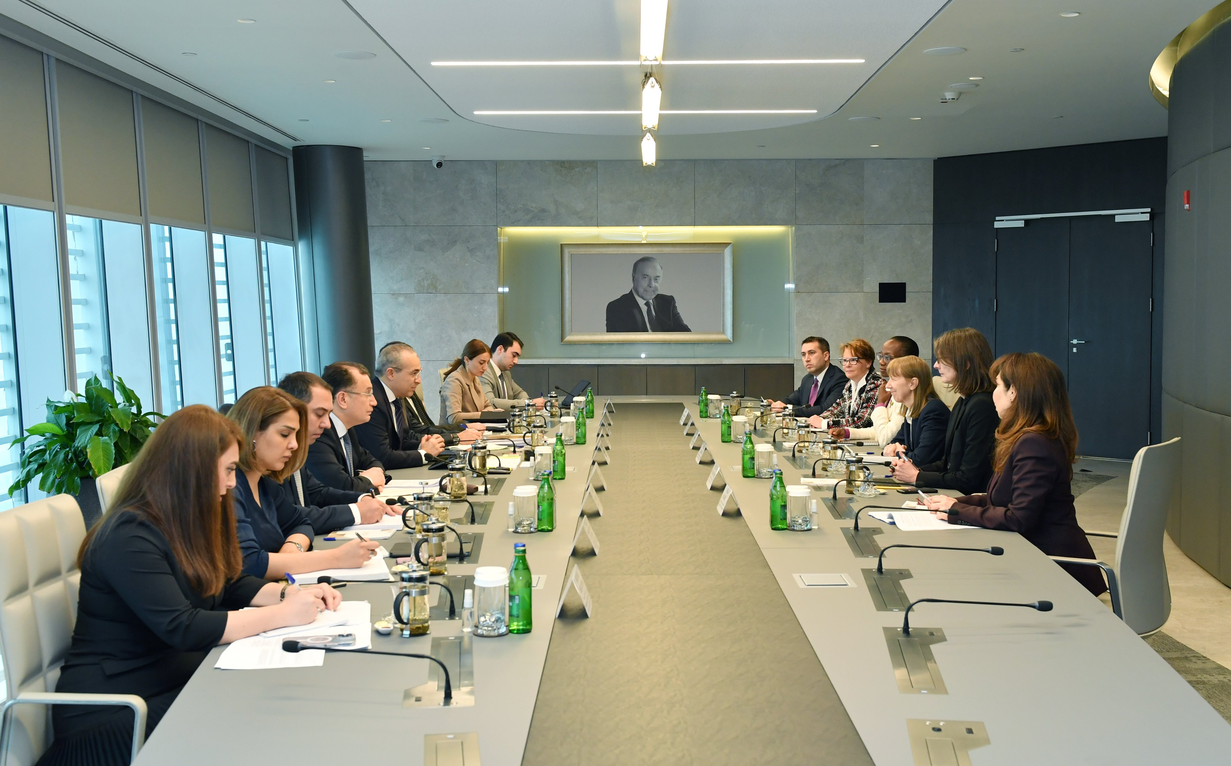 Mikayıl Cabbarov Dünya Bankının rəsmisi ilə görüşüb - FOTO