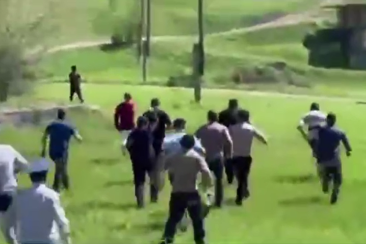 Tavuşda bir qrup erməni silahlı qüvvələrinin mövqelərinə doğru qaçıb - VİDEO
