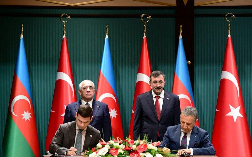 Azərbaycan Türkiyə ilə KOB sahəsində əməkdaşlığın genişləndirilməsinə dair 2 anlaşma memorandumu imzalayıb - FOTO