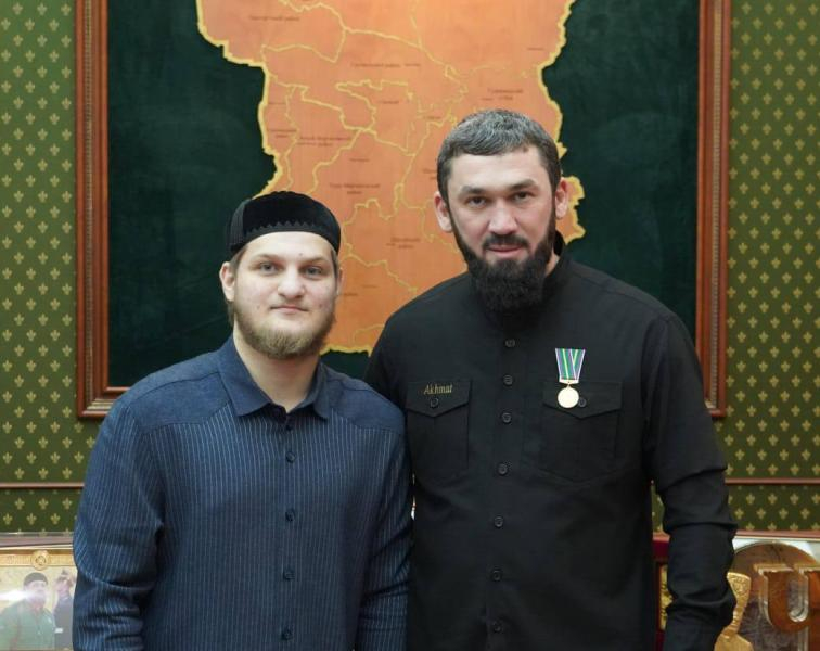 Ramzan Kadırovun 18 yaşlı oğlu "Axmat" klubunun prezidenti oldu