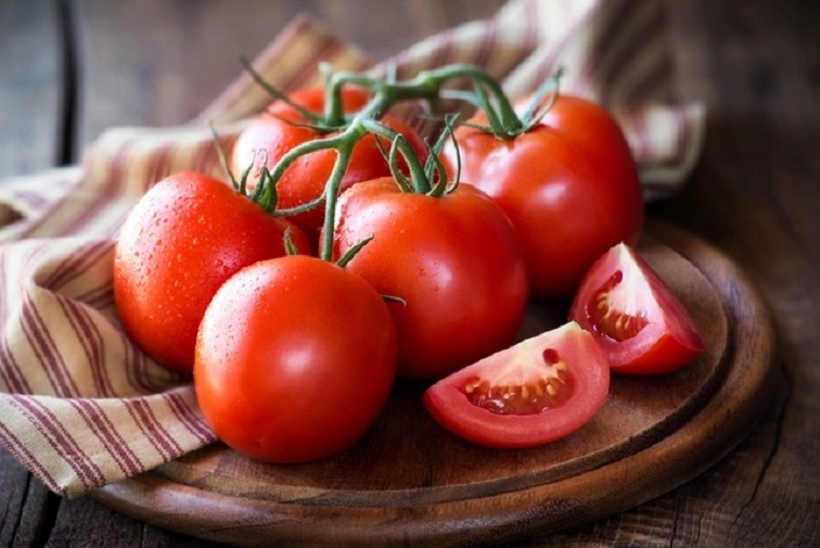 Xaricə ixrac zamanı geri qaytarılan pomidor məhsulu daxili bazara ötürülür? - VİDEO
